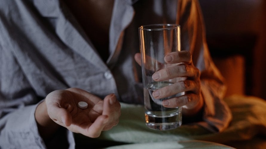 izbjegavanje lijekova za spavanje moglo bi smanjiti doživotnu stopu padova među starijim osobama te usporiti kognitivno propadanje