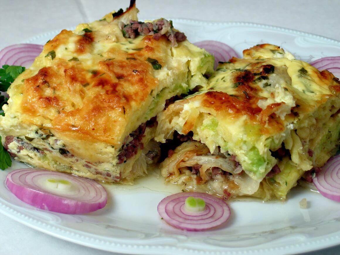 jela od kelja i mljevenog mesa