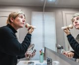 Američka Agencija za hranu i lijekove (FDA) povukla je prijedlog prema kojem bi proizvođači kozmetike morali testirati proizvode s talkom na prisutnost azbesta