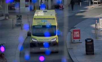 Blagdani su vrijeme veselja, druženja i obilja hrane - ali istovremeno i razdoblje kada liječnici bilježe najveći porast srčanih udara u godini