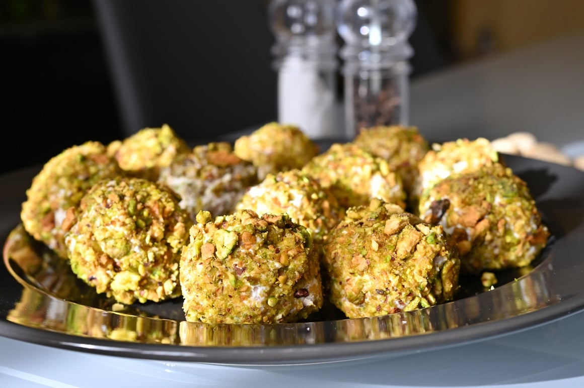 Kuglice od tune i krem sira s pistacijama