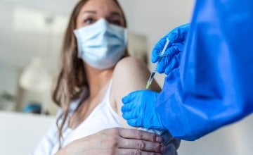 Od početka pandemije pojavile su se brojne sumnje o tome mogu li COVID-19 cjepiva utjecati na plodnost