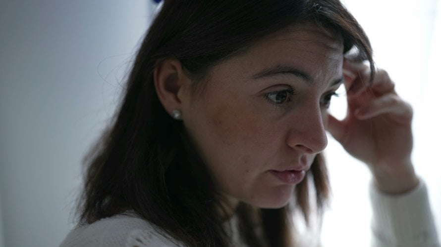 Razvoj anksioznosti je često povezan s prebrzim odrastanjem i pretjeranom odgovornosti u djetinjstvu