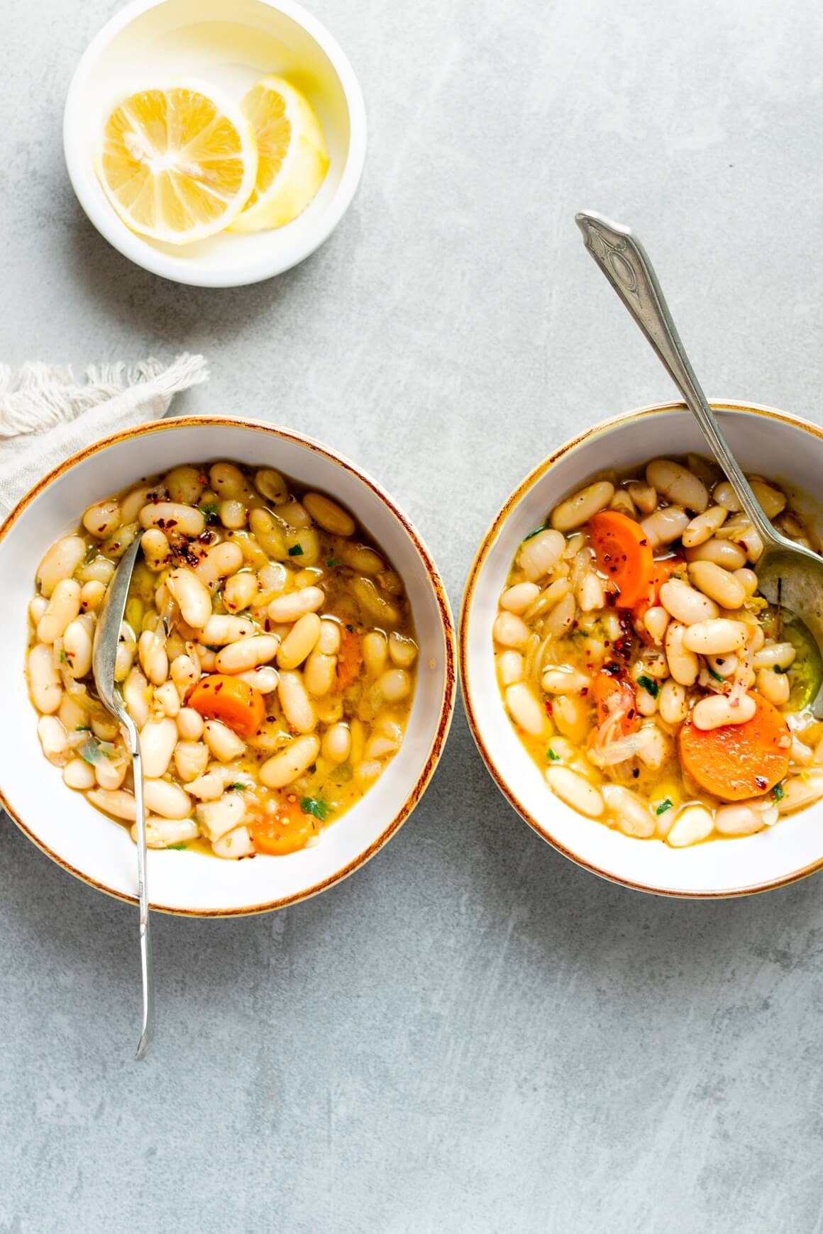 Varivo od graha i vege kobasica