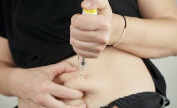 ako uzimate GLP-1 lijekove, možda ste već primijetili da vaše tijelo više ne reagira isto na obilne obroke