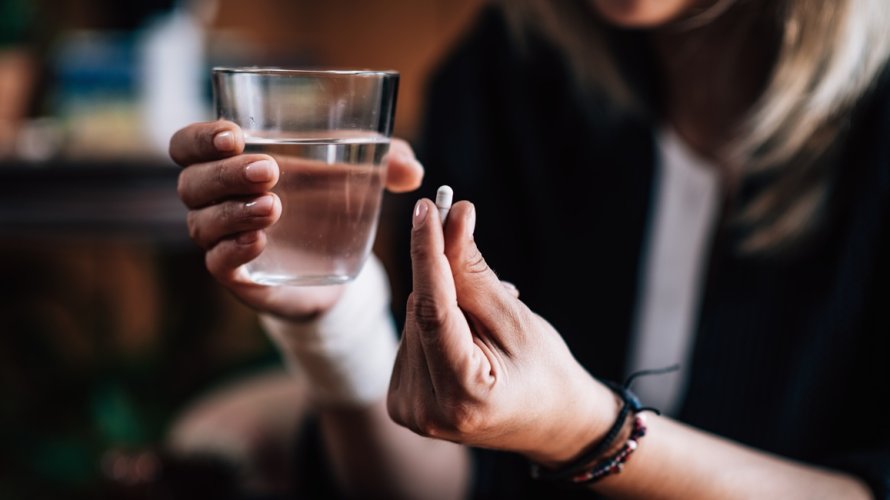 ako uzimate antidepresive, važno je provjeriti kako se određeni vitamini, minerali i biljni dodaci mogu ponašati u kombinaciji s vašim lijekovima