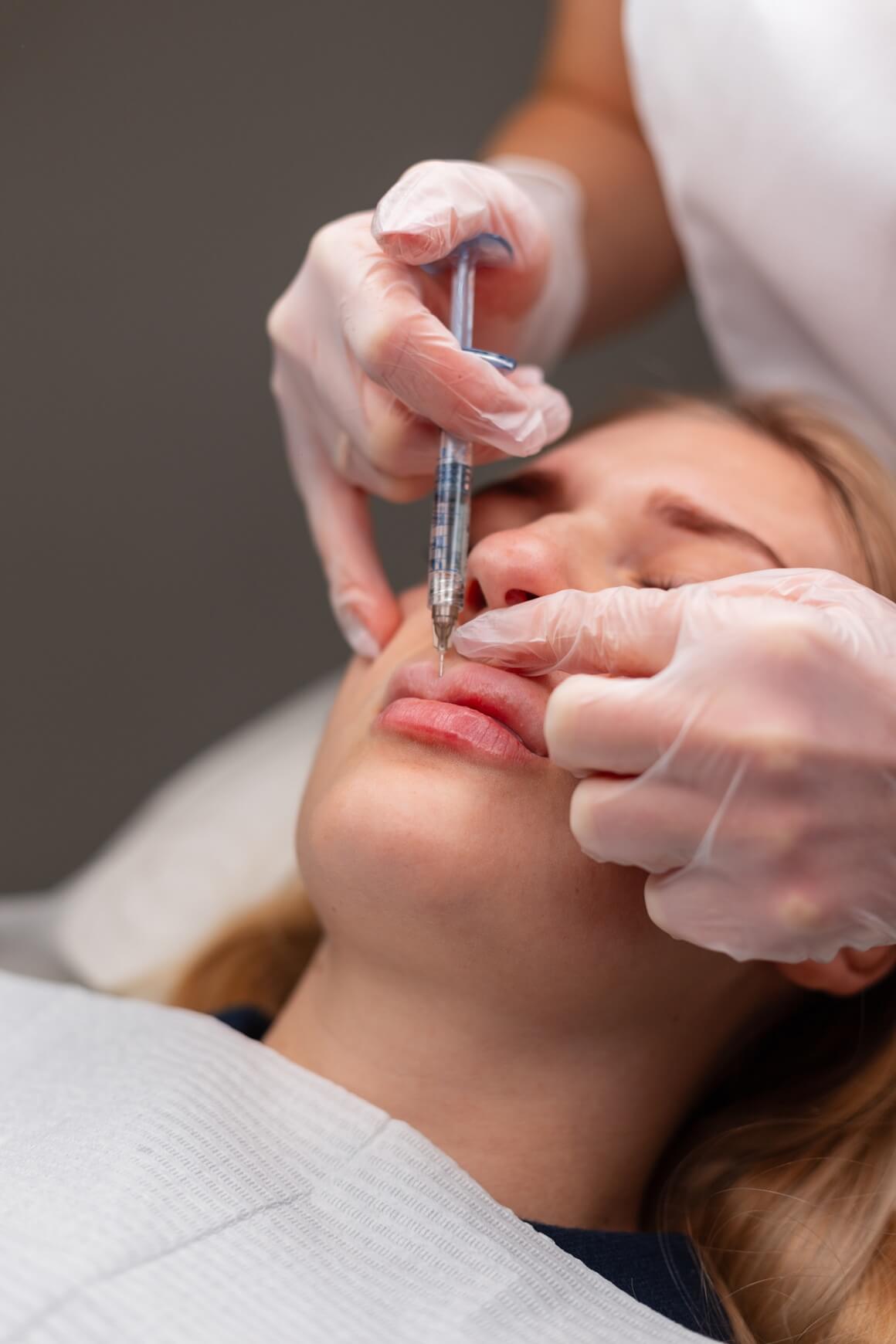 nepravilna primjena kozmetičkih filera može uzrokovati ozbiljna oštećenja, uključujući začepljenje krvnih žila i deformaciju tkiva