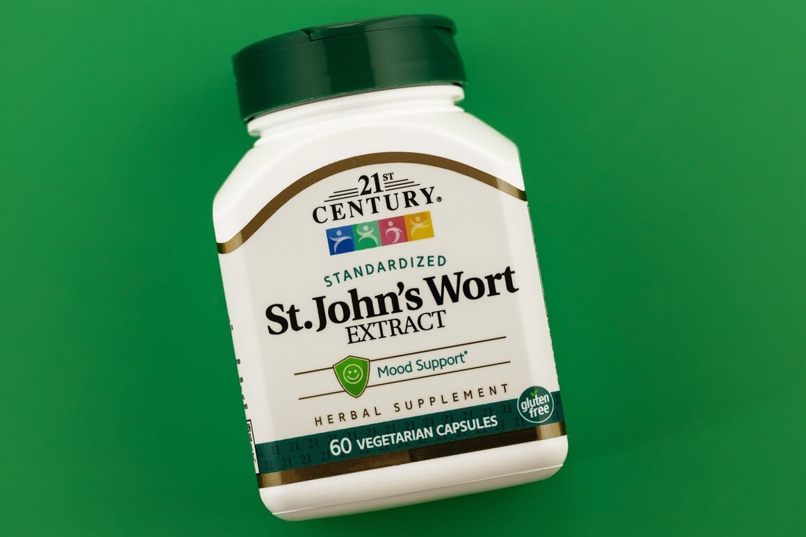 pripravci poput gospine trave ili garcinije cambogie mogu imati snažan učinak na razinu serotonina u tijelu