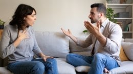 psihološka istraživanja sve češće pokazuju da potpuna i nefiltrirana iskrenost nije uvijek najbolji izbor