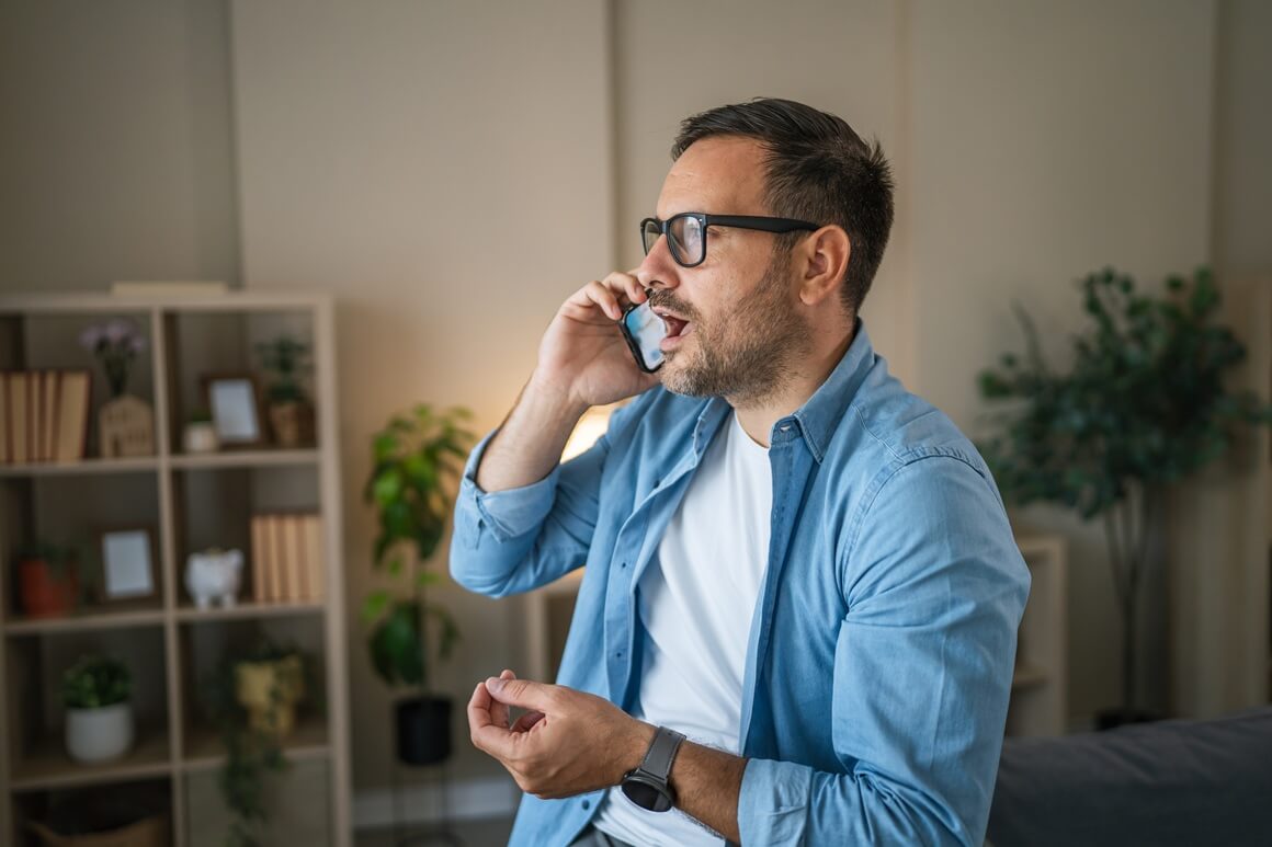 Čuti nečiji glas, pauze u govoru ili uzdah često govori više od bilo koje poruke