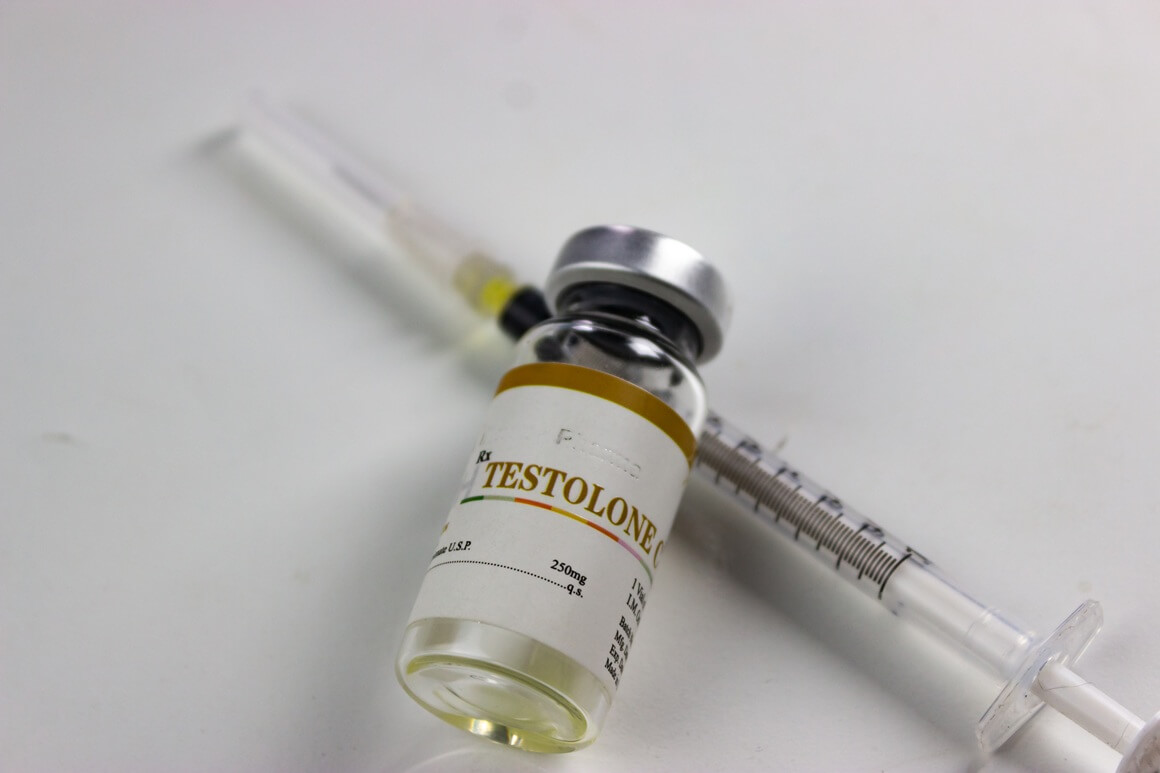 Godinama se nadomjesna terapija testosteronom koristila oprezno zbog straha od povećanog rizika za bolesti srca i rak prostate