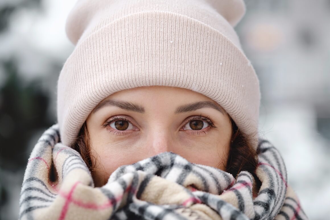 Hladan zimski vjetar jedan je od najjačih okidača rozaceje