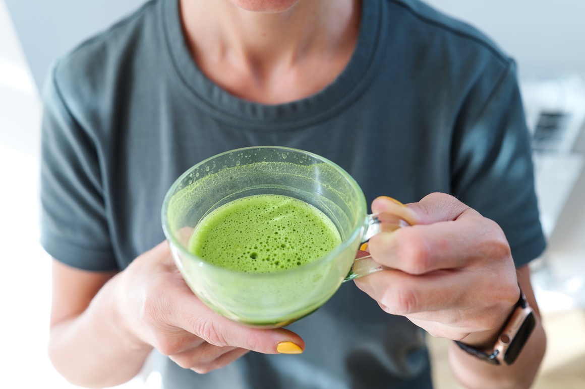 Iako matcha sadrži manje kofeina od kave, to ne znači da je bezopasna za san ako je pijete prekasno