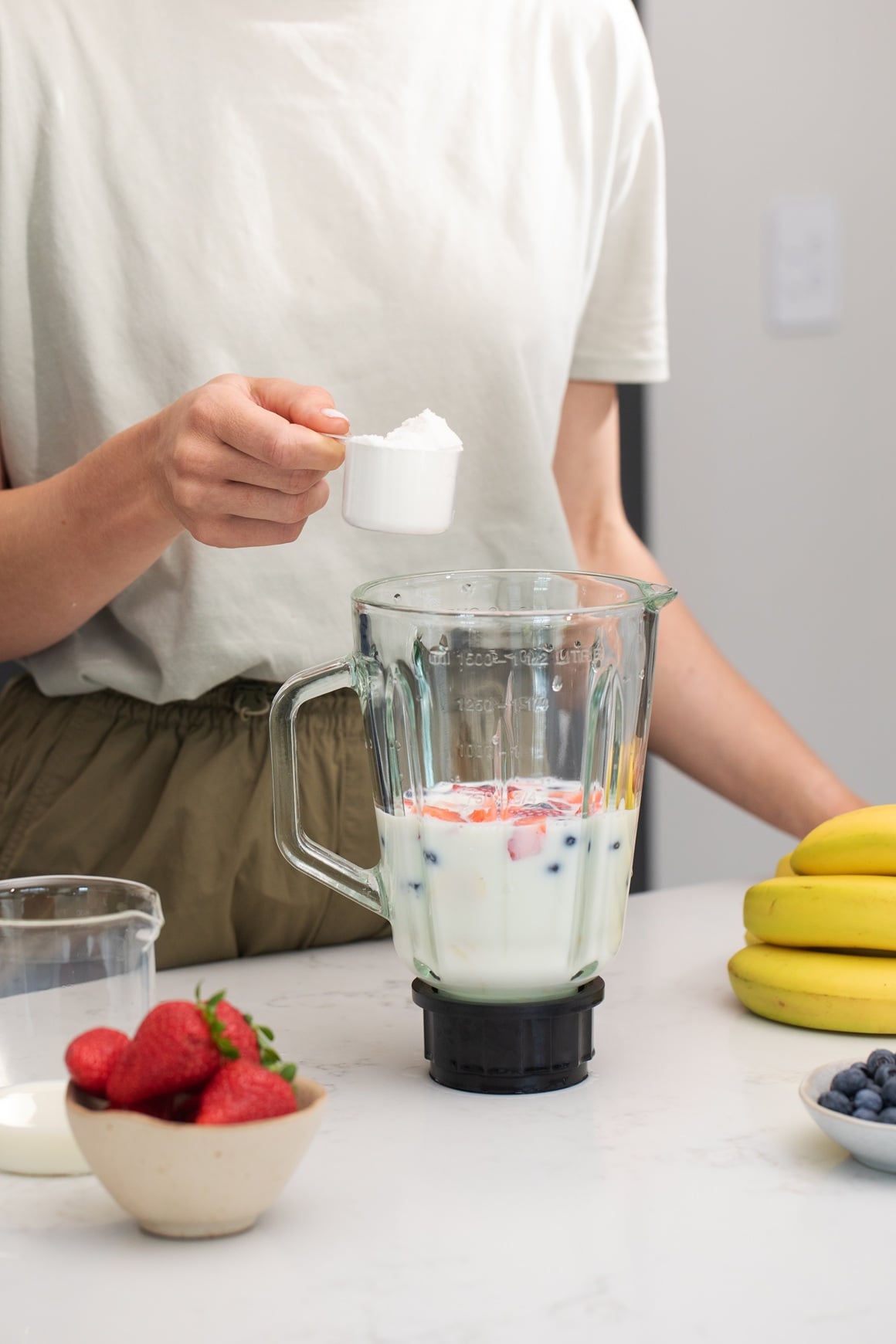 Iako se smoothie čini dobar brzinski način za doručak, imajte na umu da tekuće ili polutekuće namirnice ne drže toliko dugo sitost