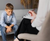 Kroz terapijske razgovore djeca i mladi se savjetuju i educiraju o ispravnom i pozitivnom ponašanju i reagiranju