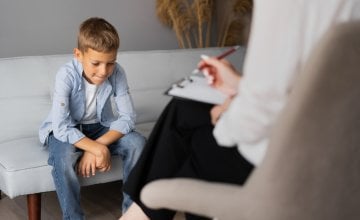 Kroz terapijske razgovore djeca i mladi se savjetuju i educiraju o ispravnom i pozitivnom ponašanju i reagiranju