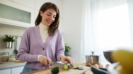 Kuhanje za jednu osobu često može djelovati komplicirano - pogotovo ako pritom želite jesti zdravo i raznoliko