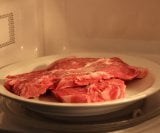 Mikrovalna često ne kuha meso ravnomjerno