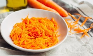 Na društvenim mrežama često se tvrdi da sirova salata od mrkve može resetirati hormone i riješiti razne hormonalne tegobe