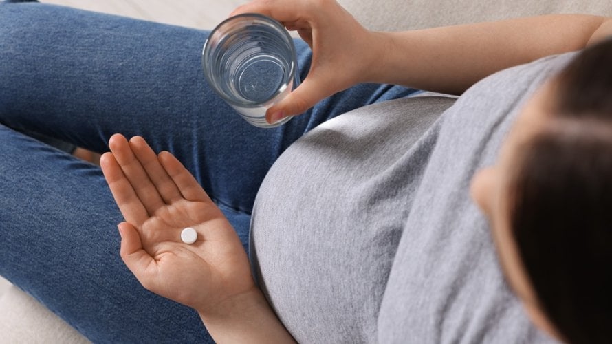 Paracetamol je jedan od najčešće korištenih lijekova protiv bolova i povišene temperature, a mnoge ga trudnice uzimaju kada je to potrebno