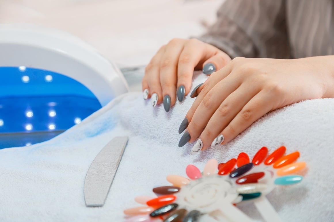 Ako ste nokte postavili u salonu, preporučuje se redovita korekcija svaka 2 – 3 tjedna