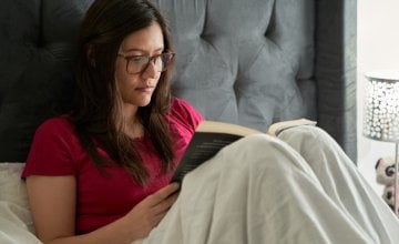 Čitanje knjige omogućuje vašem tijelu da se postupno opusti i pripremi za san