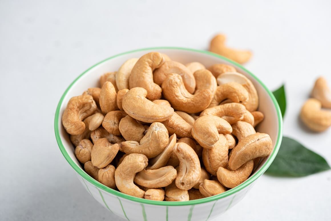 Indijski oraščići sadrže 75,3 mg magnezija u 30 g