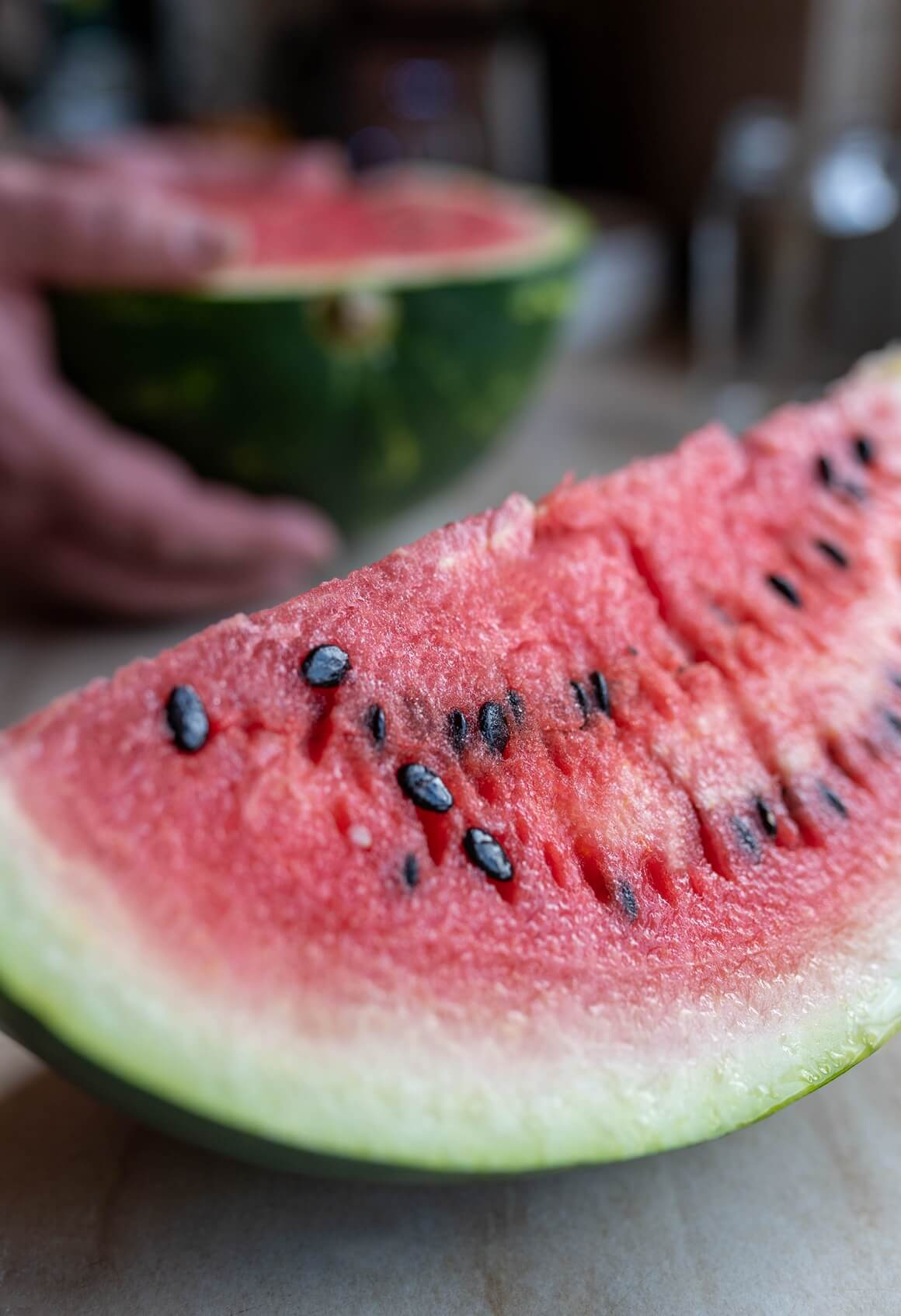 Lubenica je izvrstan izbor za kožu jer sadrži likopen, snažan antioksidans koji joj daje crvenu boju