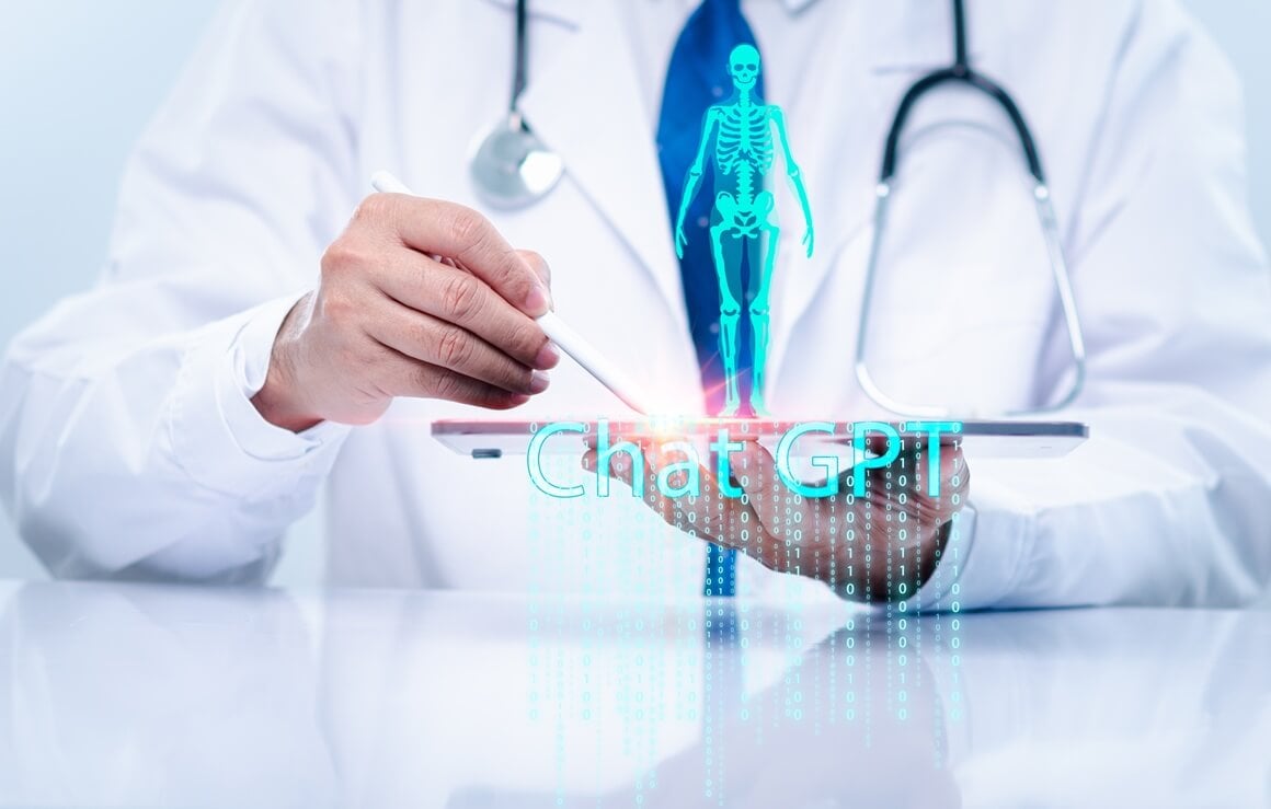 Neke tvrtke razvijaju posebne zdravstvene AI alate koji odvajaju zdravstvene podatke od općih korisničkih podataka kako bi spriječile njihovu zloupotrebu u javnim modelima treniranja