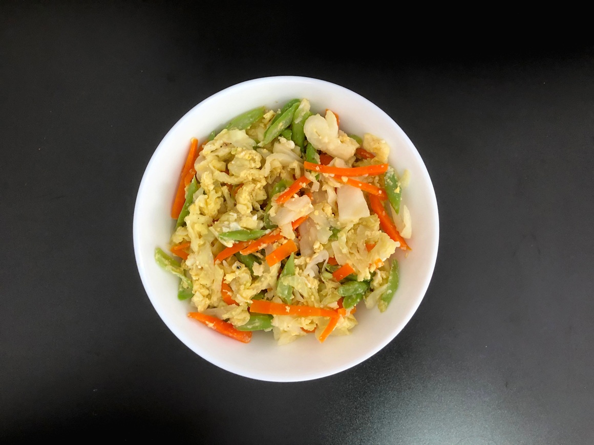 Povrtni wok s jajima