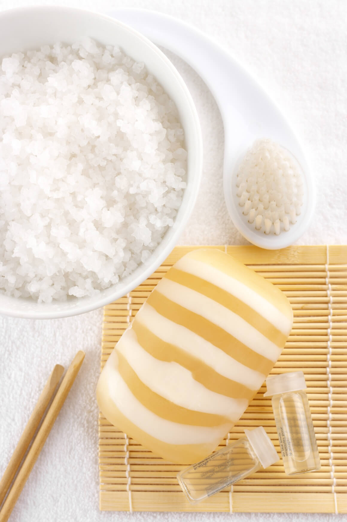 Sol iz Mrtvog mora razlikuje se od obične kuhinjske ili Epsomove soli jer je posebno bogata mineralima