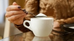 Tagatoza je rijedak, niskokalorični šećer koji se prirodno nalazi u malim količinama u određenom voću i mliječnim proizvodima