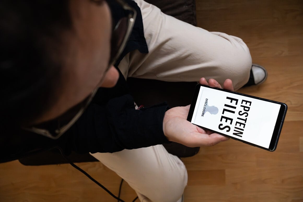 U svijetu u kojem vijesti, memovi i teorije zavjere putuju brže nego ikad velika je vjerojatnost da je vaše dijete već čulo za slučaj Epstein