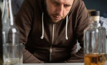 Više od 48 milijuna Amerikanaca ima dijagnosticiran poremećaj povezan s alkoholom ili drugim sredstvima ovisnosti