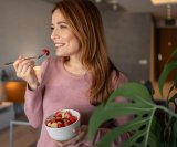 Voće je bogato antioksidansima, tvarima koje neutraliziraju slobodne radikale, smanjuju upale i pomažu u očuvanju zdrave, elastične i hidrirane kože