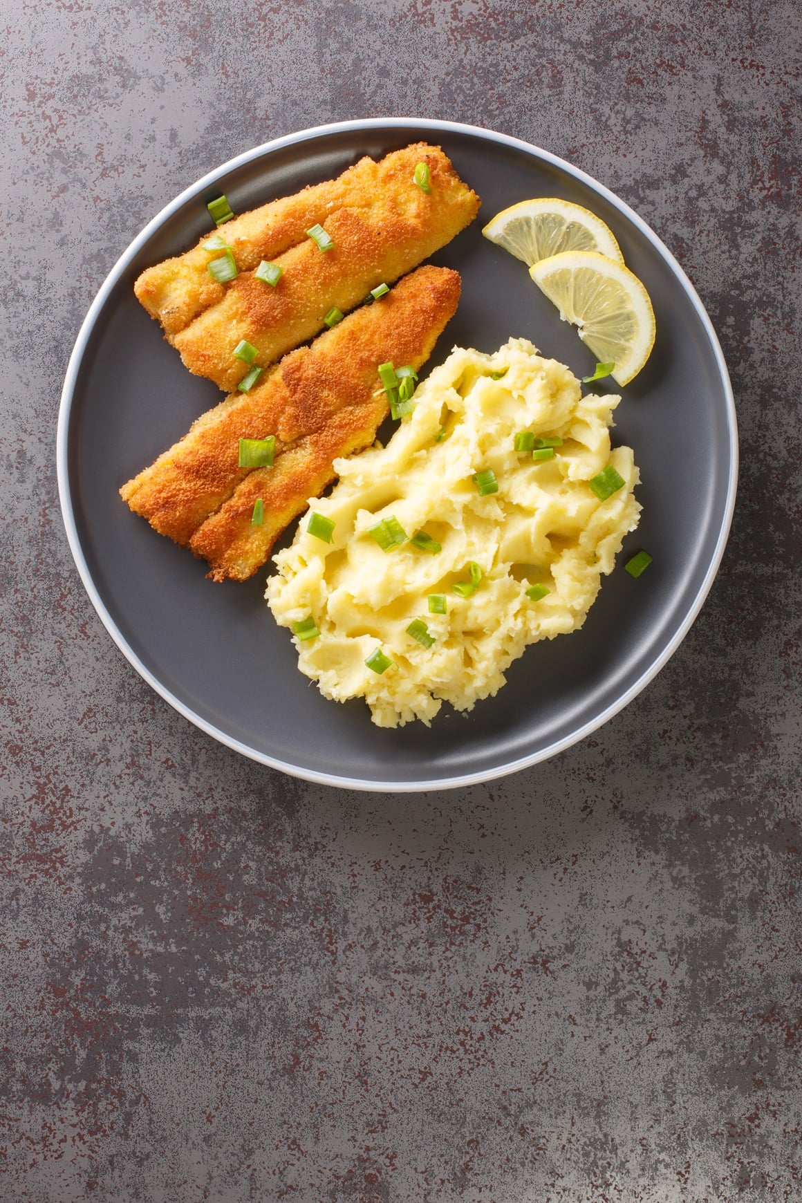 file bijele ribe s krumpirom i povrćem