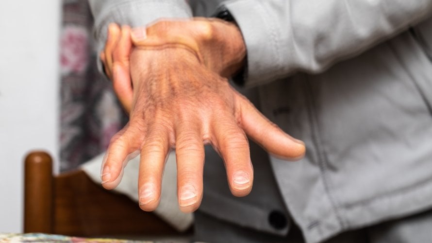 novi tip implantata može bilježiti aktivnost dijelova mozga zaduženih za pokret dok osobe s Parkinsonovom bolešću obavljaju uobičajene aktivnosti