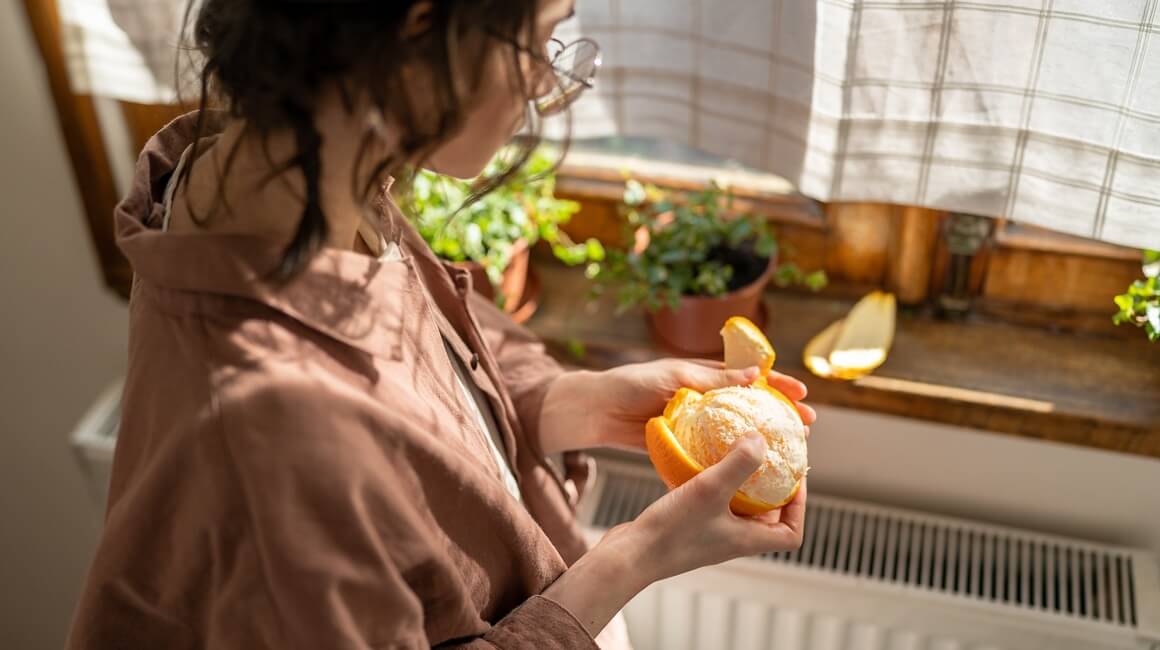 Bijela opna dio je kore naranče koja se obično uklanja prije konzumacije