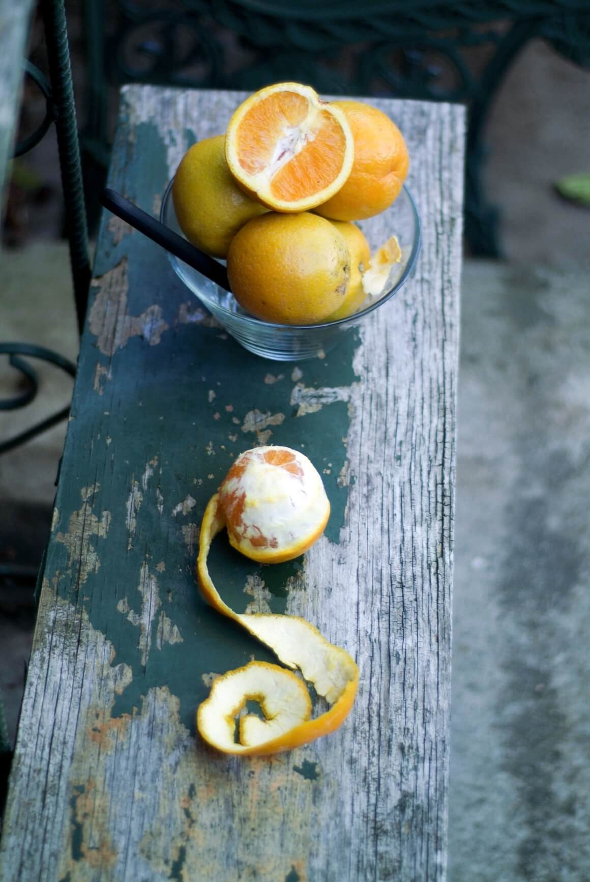 Bijeli dio naranče sadrži značajne količine flavonoida i karotenoida