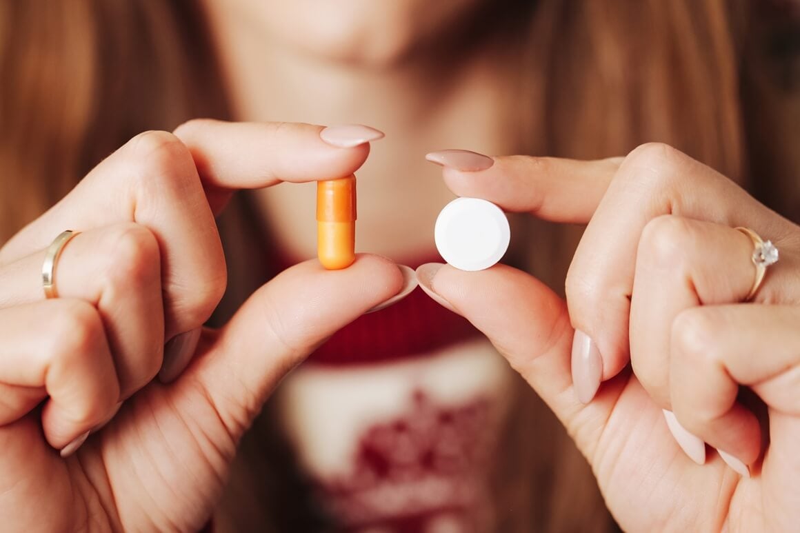 Cink omogućuje transport vitamina A iz jetre do tkiva te sudjeluje u pretvorbi vitamina A u njegov aktivni oblik