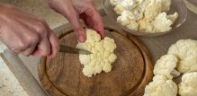 Cvjetača može doprinijeti smanjenju rizika od raka debelog crijeva zahvaljujući visokom udjelu zaštitnih biljnih spojeva poput glukozinolata, flavonoida i fenolnih kiselina