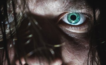 Filmovi, serije i knjige često prikazuju psihopate kroz hladan, prazan ili prodoran pogled