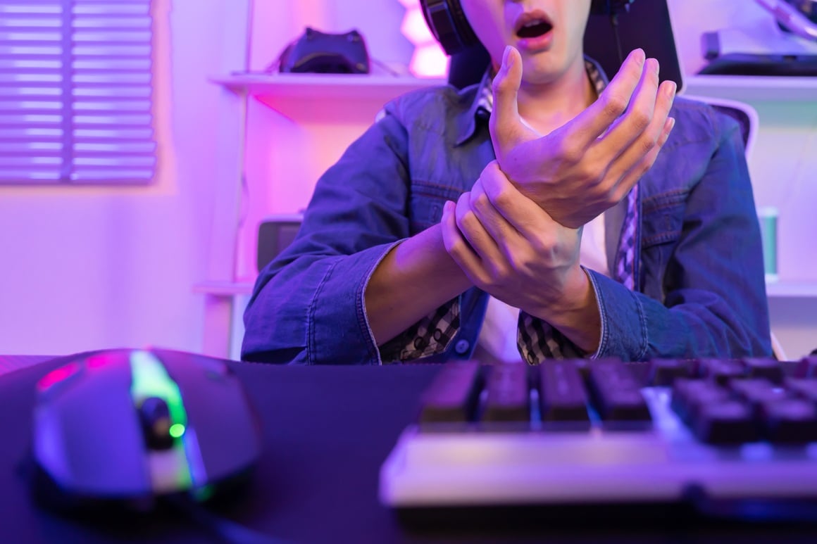 Igranje aktivnih videoigara koje uključuju pokrete poput skakanja ili zamaha može dovesti do ozljeda sličnih sportskima - bolova u ramenima, rukama i vratu