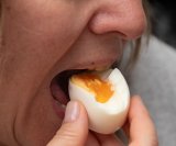 Jaja su izvrstan izvor proteina i mononezasićenih masti, a istraživanja pokazuju da upravo ovi nutrijenti mogu potaknuti lučenje GLP-1 hormona