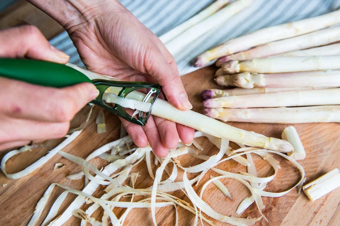 Kako očistiti bijele šparoge