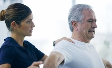 Novo istraživanje pokazuje da većina pacijenata nakon fizikalne terapije ne provodi preporučene vježbe kod kuće, iako su upravo one ključne za brži i uspješniji oporavak