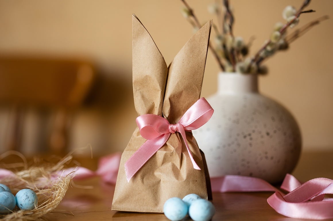 Poklon za Uskrs - dijete