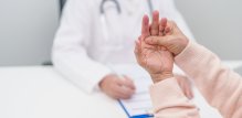 Redoviti pregledi ključni su za pravovremeno uočavanje komplikacija reumatoidnog artritisa