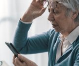 Simptomi makularne degeneracije povezane sa starenjem