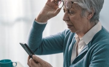 Simptomi makularne degeneracije povezane sa starenjem